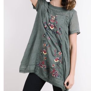 OLIVE NWT Piper and Scoot Embroidered Tunic